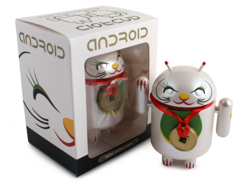 Android_LuckyCat_WhitePendant_WithBox_800